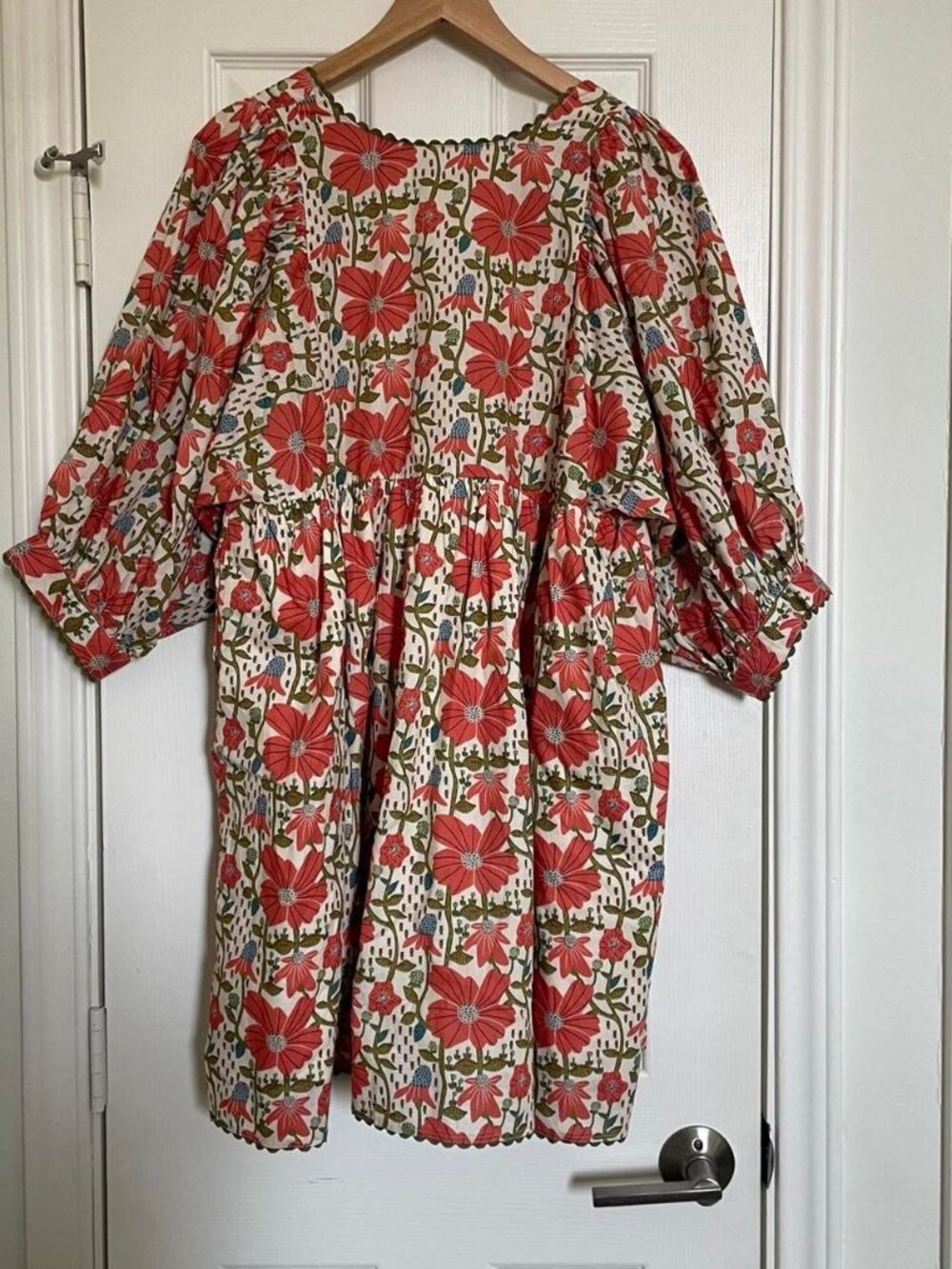 GiGio Floral Patterned Dress with Puff Sleeves and ric rac. Size small. New - Picture 3 of 3